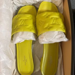 Louis Vuitton REVIVAL sandals BNWB 37